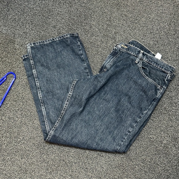 Men jeans by MAGELLAN size 40 x 30 NWT (OL#1) - Picture 2 of 6